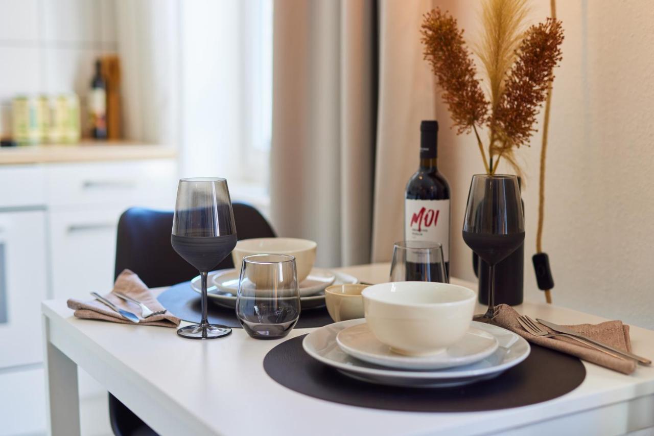 Studio3 Zentral Und Ruhig Mit Parkplatz, 5 Min Z Bali-T Und Gop, Boxspringbett Bad Oeynhausen Ngoại thất bức ảnh
